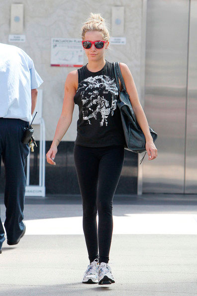 ashley-tisdale-outfit