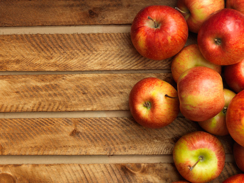 manzanas-rojas-caja-madera