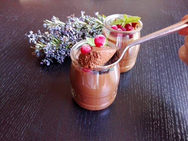 MOUSSE-CHOCOLATE-SNACK